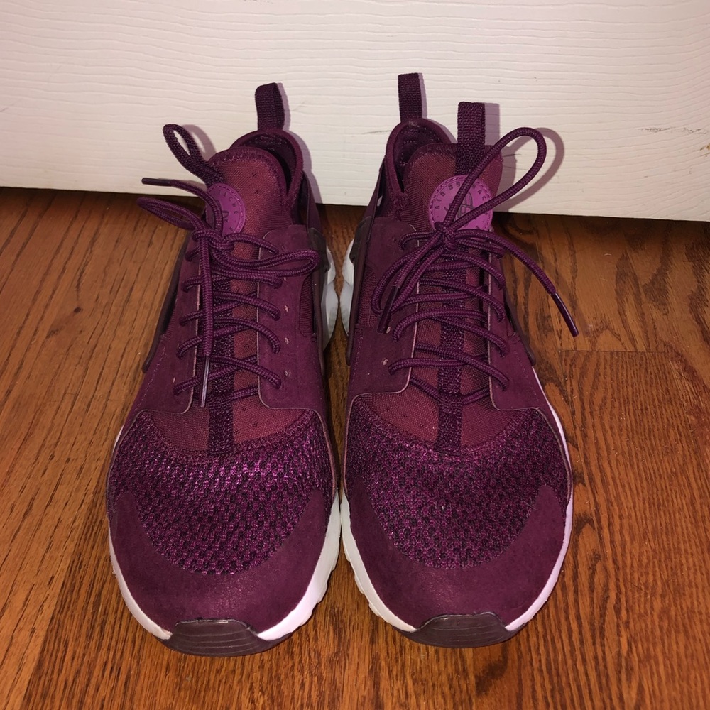Nike Air Huaraches Maroon/Burgundy